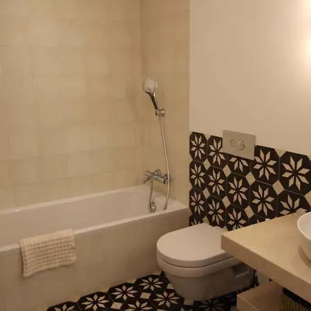 Sleeps 10 With Air Con And Wifi Villa