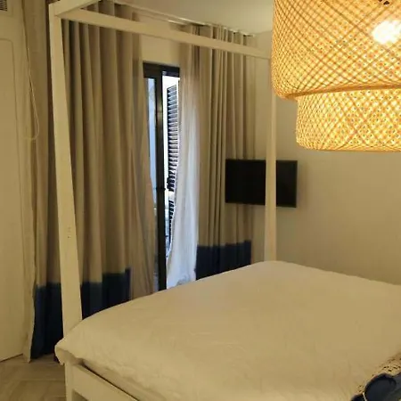 Sleeps 10 With Air Con And Wifi *