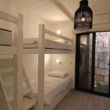 וילה Sleeps 10 With Air Con And Wifi ואלה דה לובו