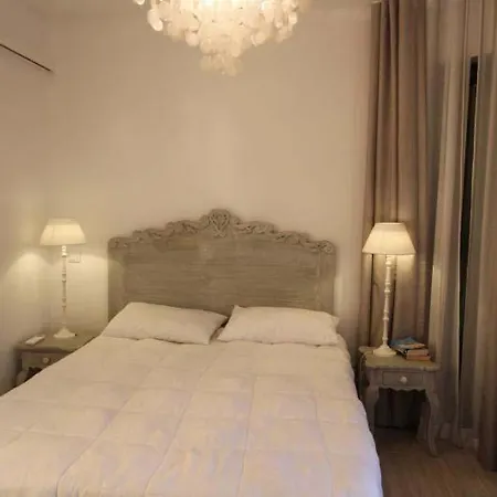 Sleeps 10 With Air Con And Wifi *